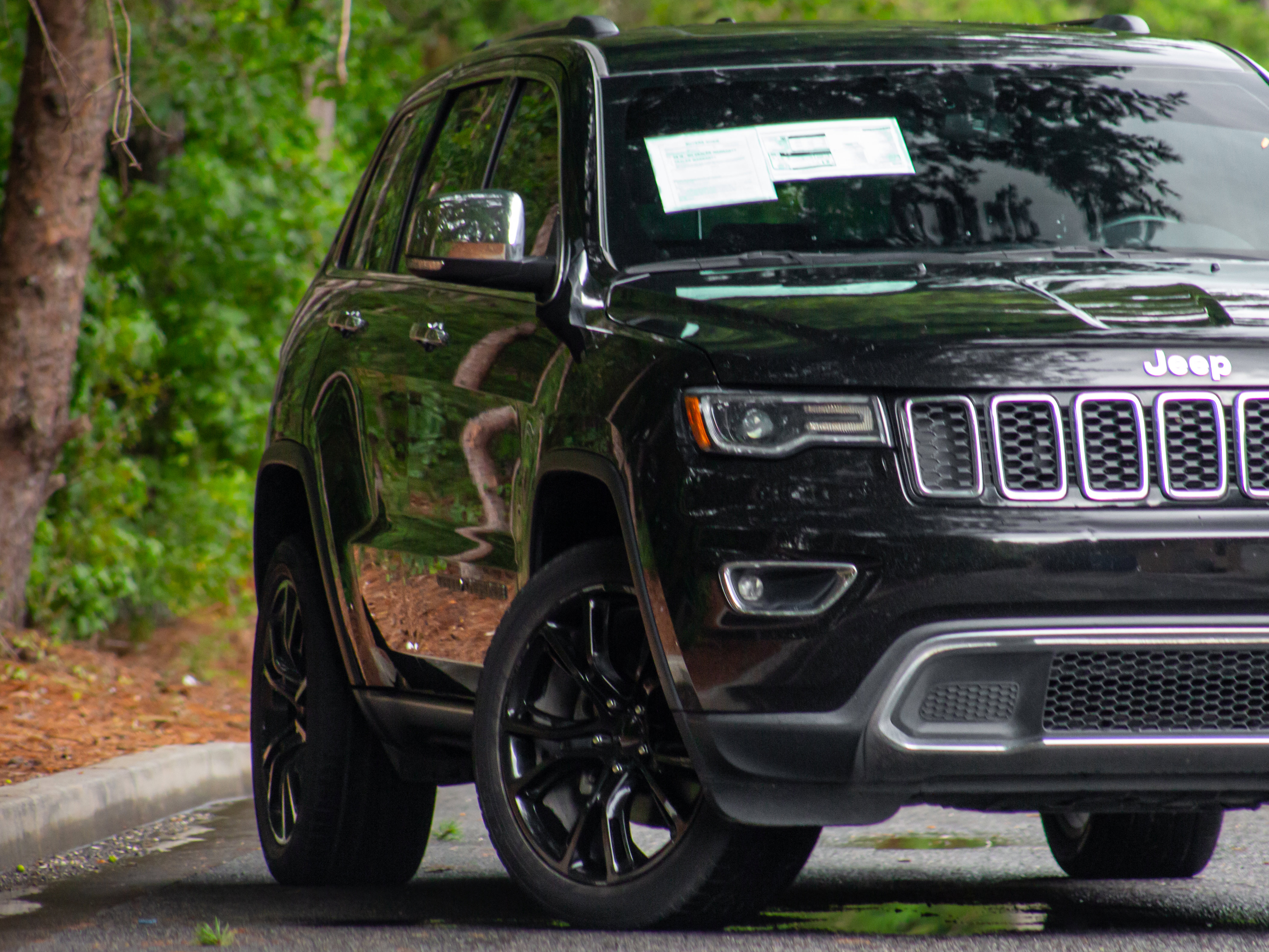 Used 2019 Jeep Grand Cherokee Limited w/ Luxury Group II image 24
