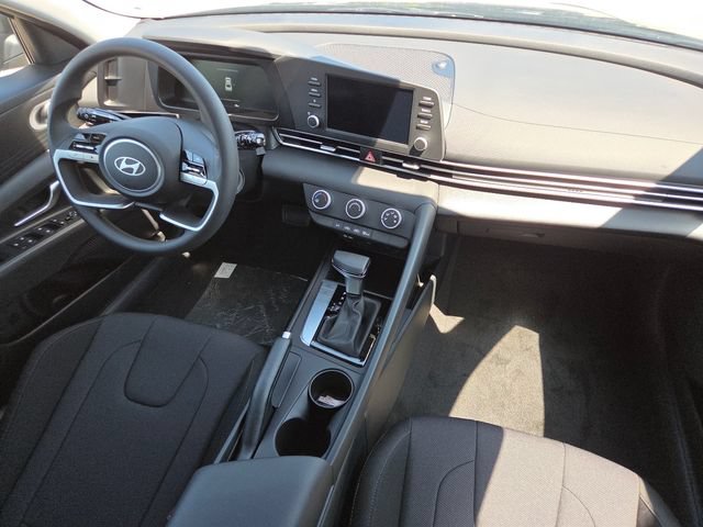New 2026 Hyundai Elantra SE FWD image 19