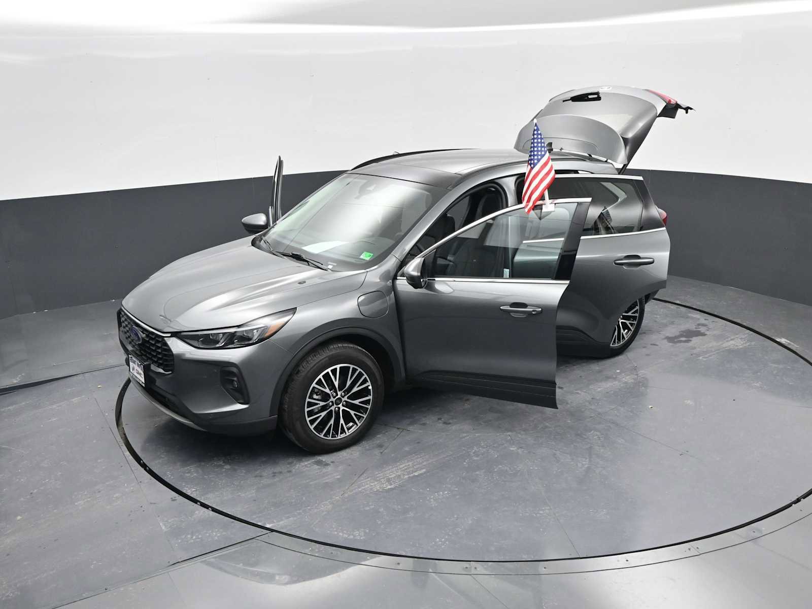 Used 2025 Ford Escape SE w/ PHEV Premium Package image 47