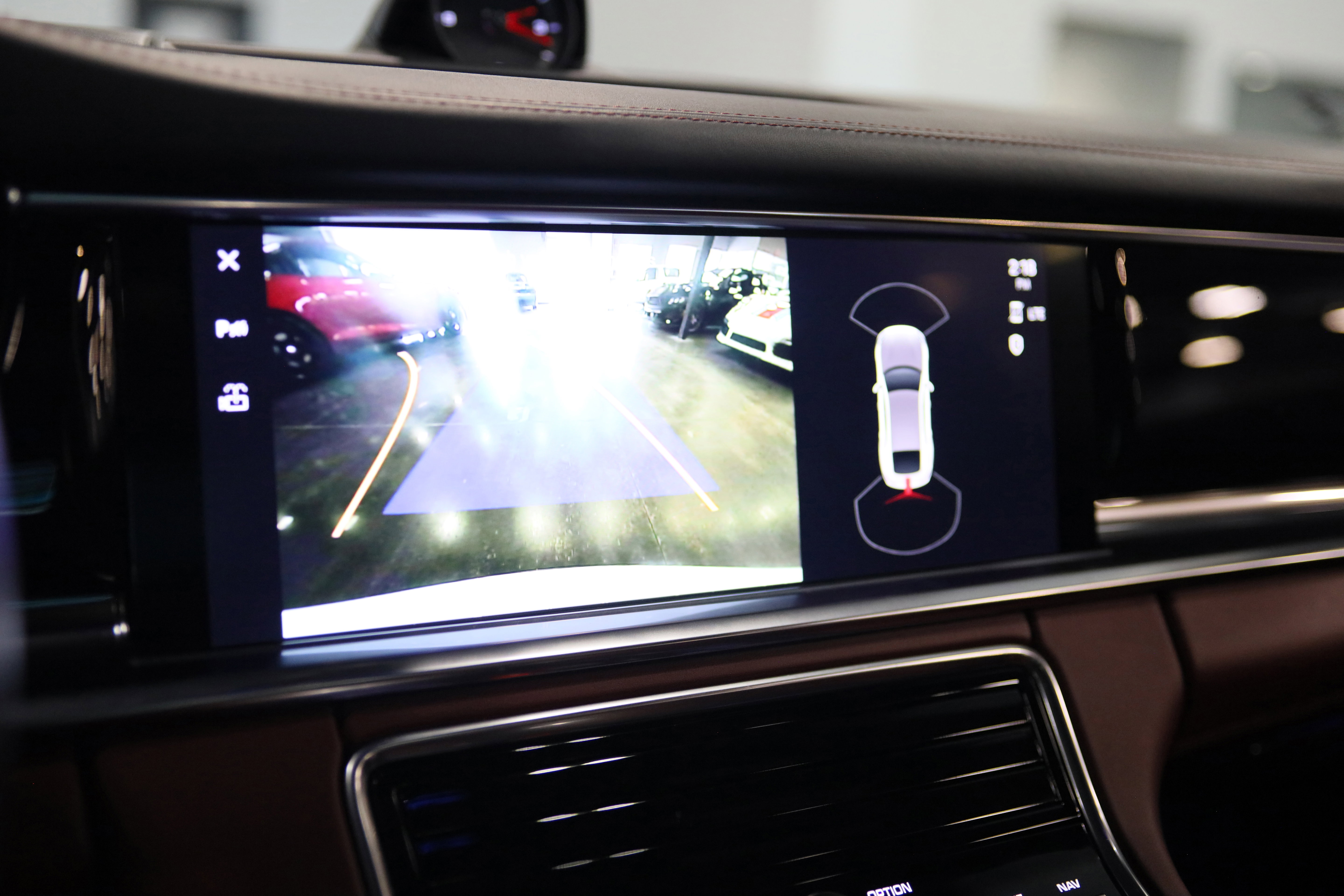 Used 2022 Porsche Panamera 4 AWD/4WD image 31
