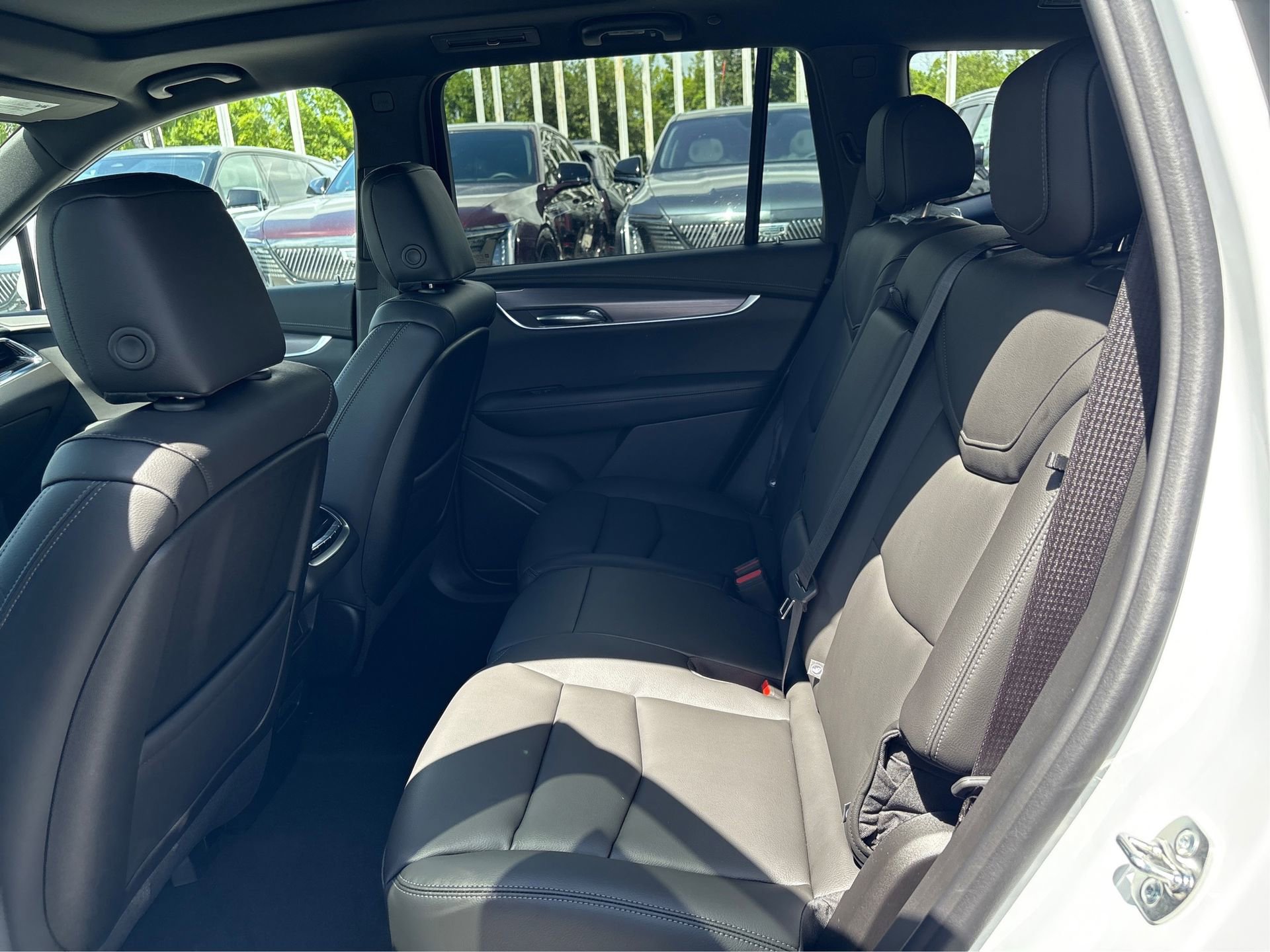 New 2025 Cadillac XT6 Luxury image 9