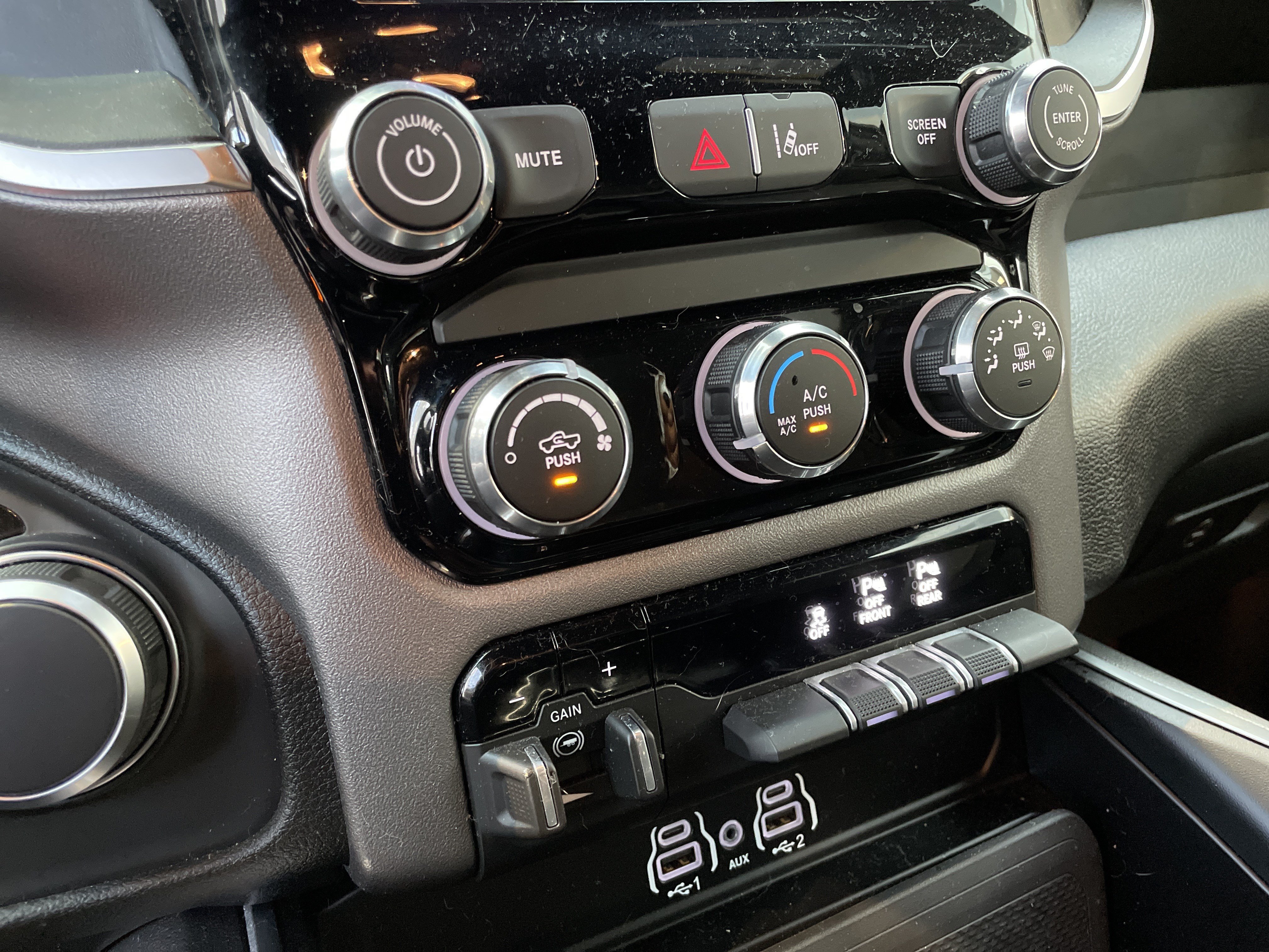 Used 2026 RAM 1500 Express AWD/4WD image 27