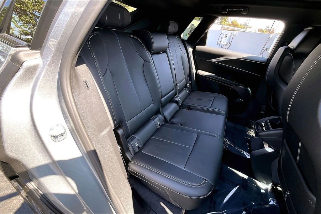 New 2026 Cadillac Lyriq Luxury image 29