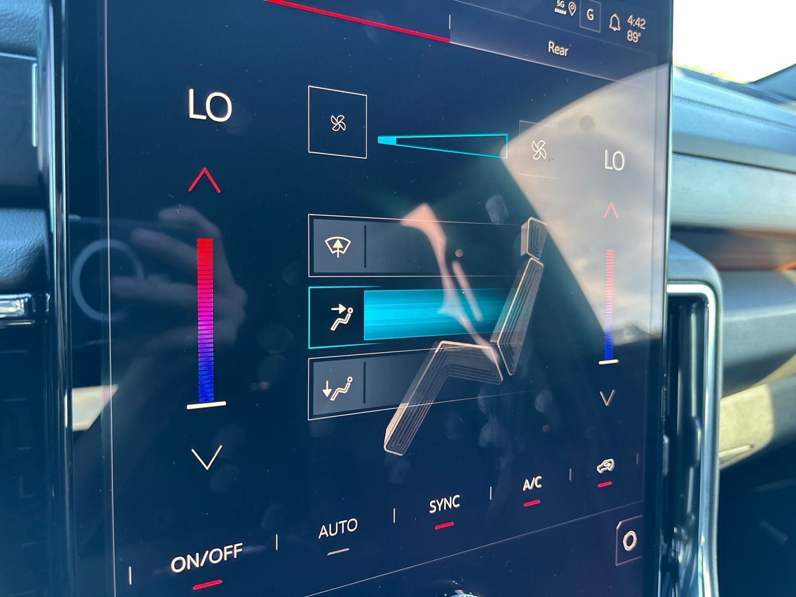 New 2026 GMC Yukon Denali w/ Denali Reserve Package image 9