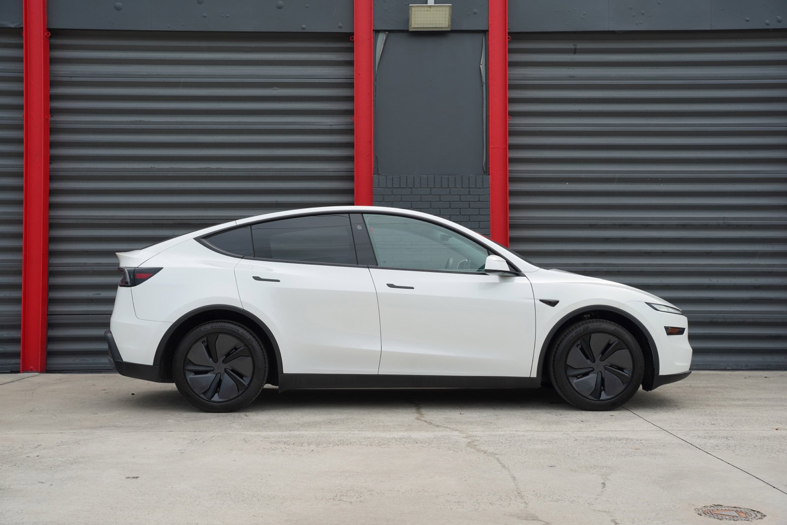 Used 2026 Tesla Model Y Long Range RWD image 11