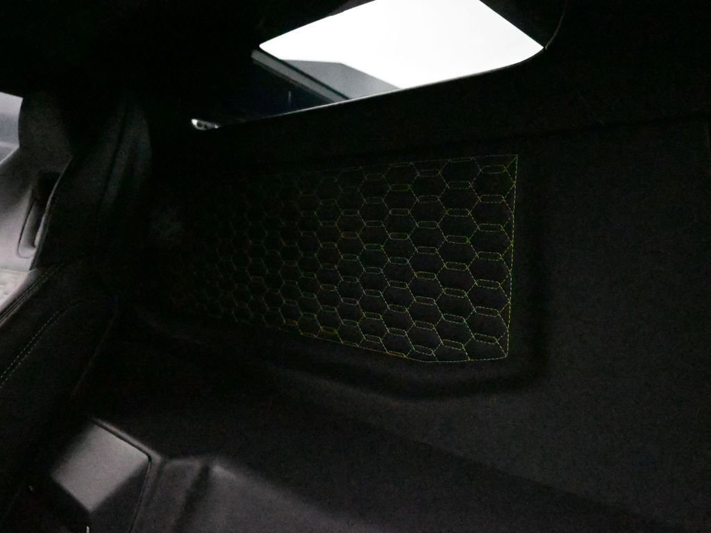 Used 2023 Lamborghini Huracan EVO image 36