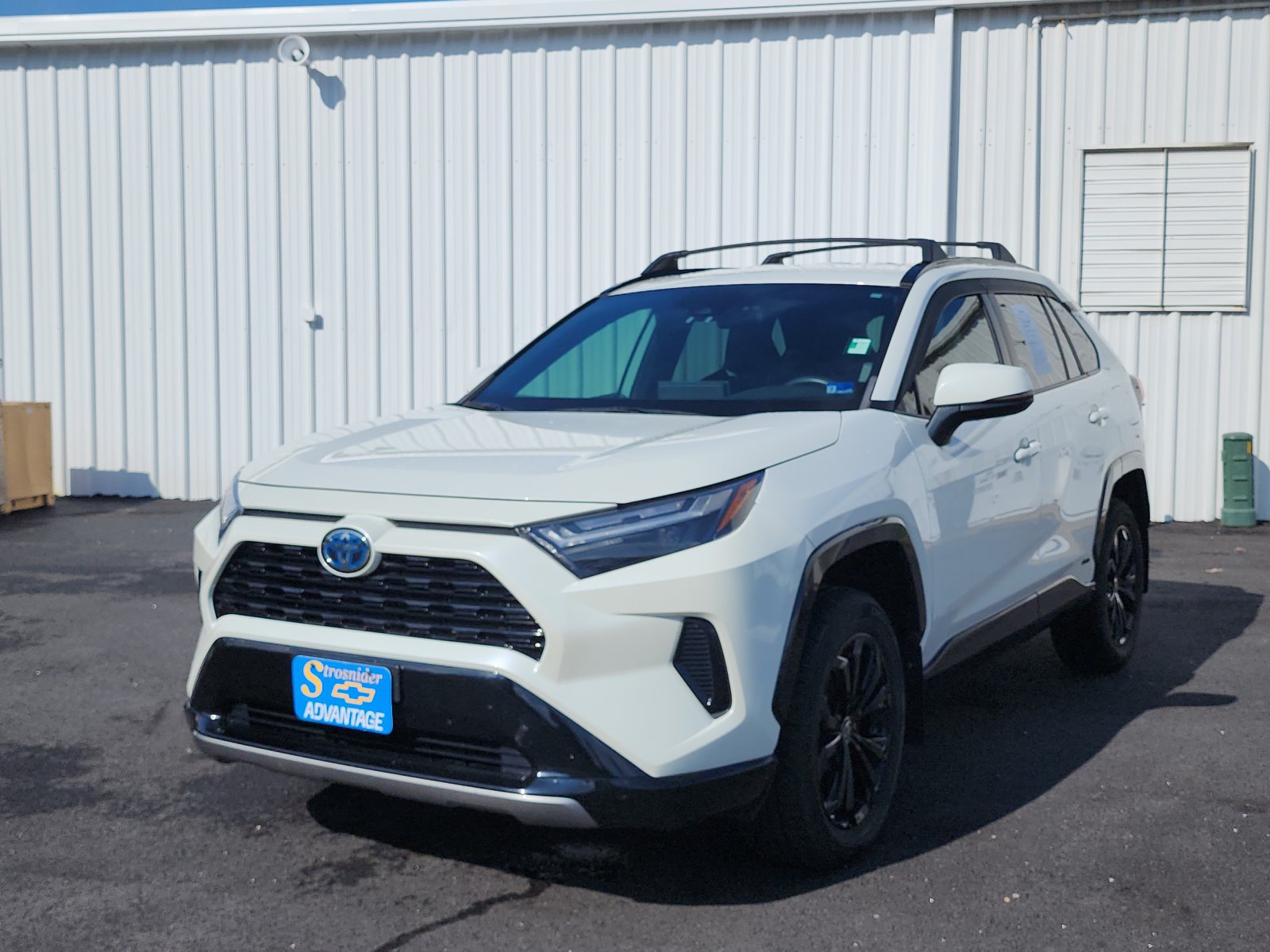 Used 2022 Toyota RAV4 SE w/ SE Grade Weather Package AWD/4WD image 1