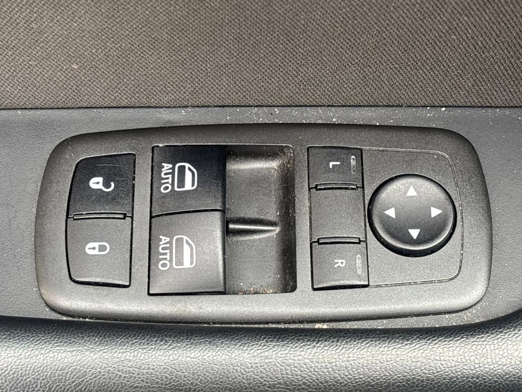 Used 2022 Dodge Challenger SXT w/ Blacktop Package image 7