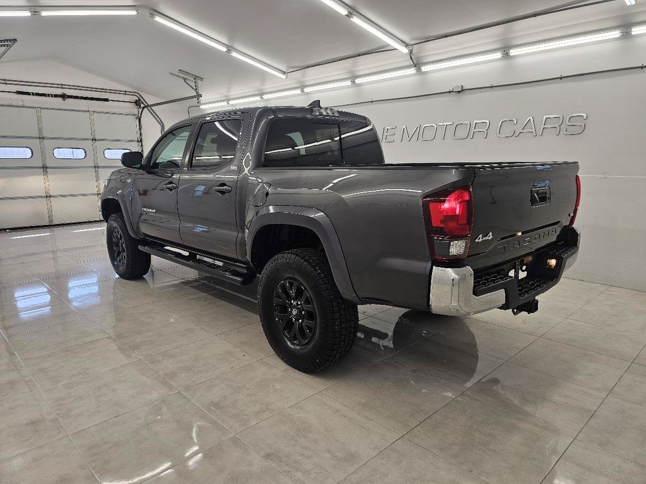 Used 2019 Toyota Tacoma SR5 AWD/4WD image 5