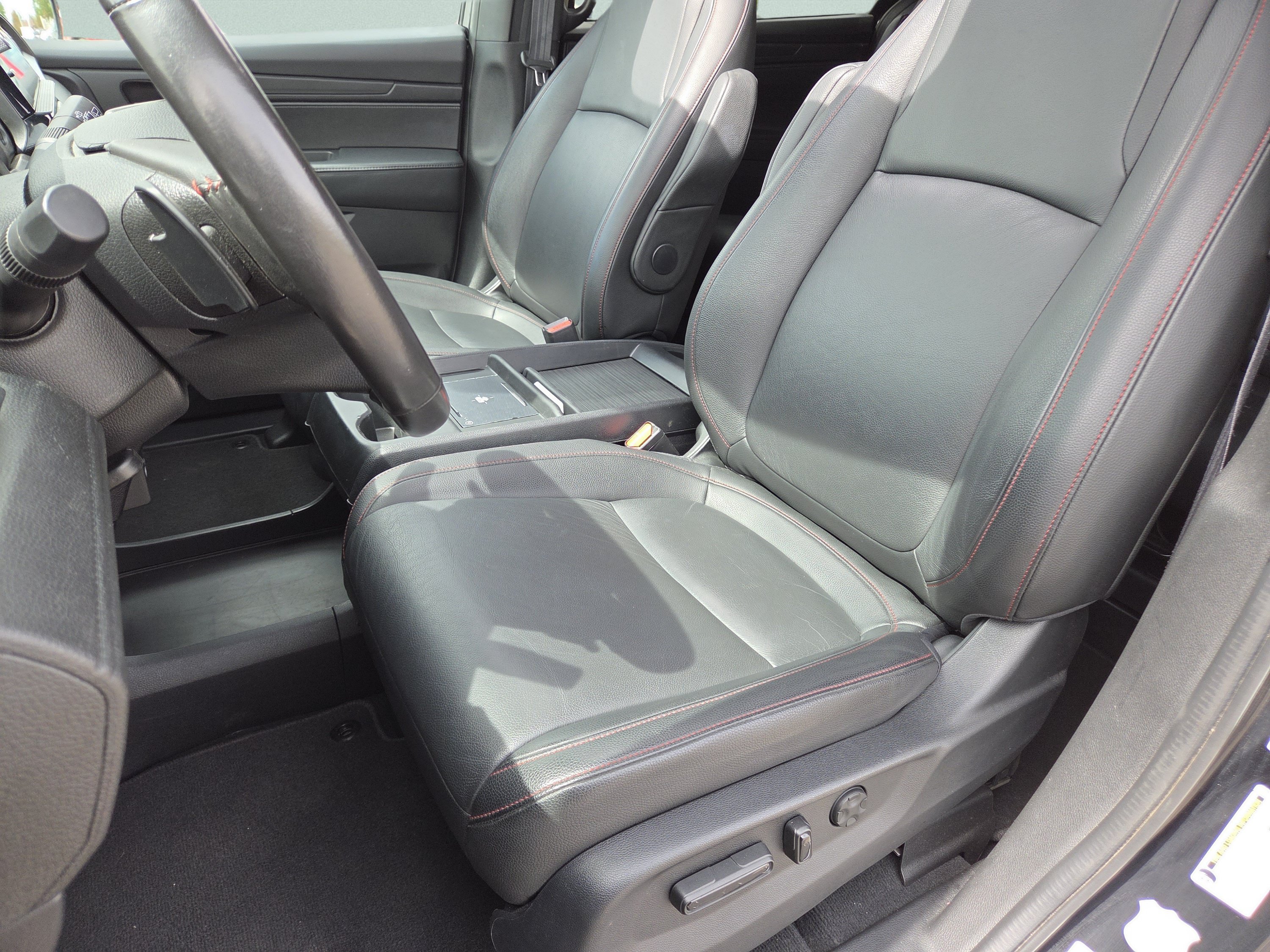 Certified 2025 Honda Odyssey Sport-L image 8