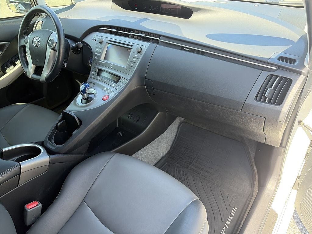 Used 2015 Toyota Prius Four FWD image 31