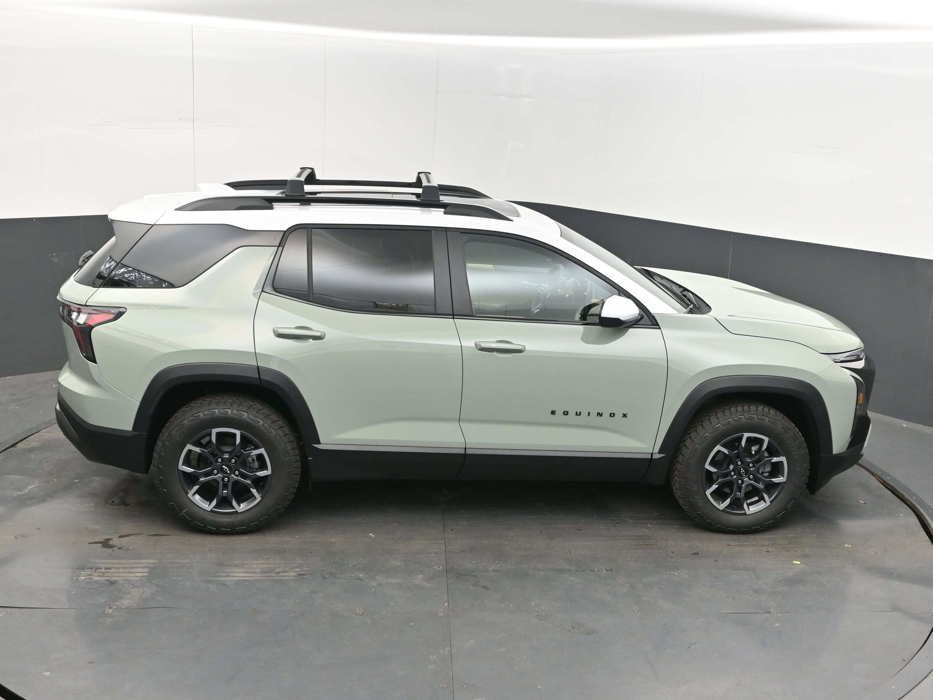 Used 2026 Chevrolet Equinox ACTIV w/ LPO, Floor Liner Package image 40