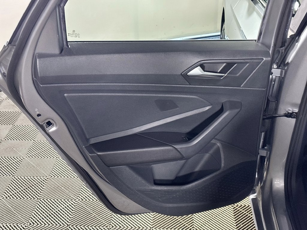 Used 2023 Volkswagen Jetta SE w/ Panoramic Sunroof Package FWD image 20
