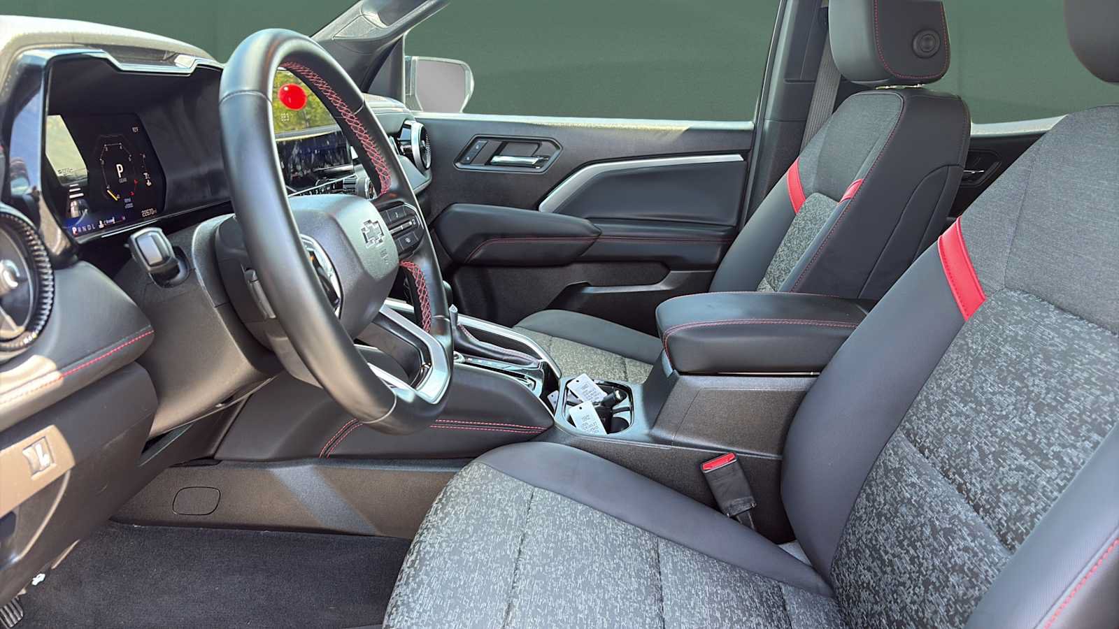 Used 2024 Chevrolet Colorado Z71 w/ Z71 Convenience Package 2 AWD/4WD image 22