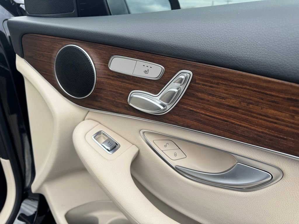 Used 2022 Mercedes-Benz GLC 300 4MATIC w/ Premium Package Lite image 16