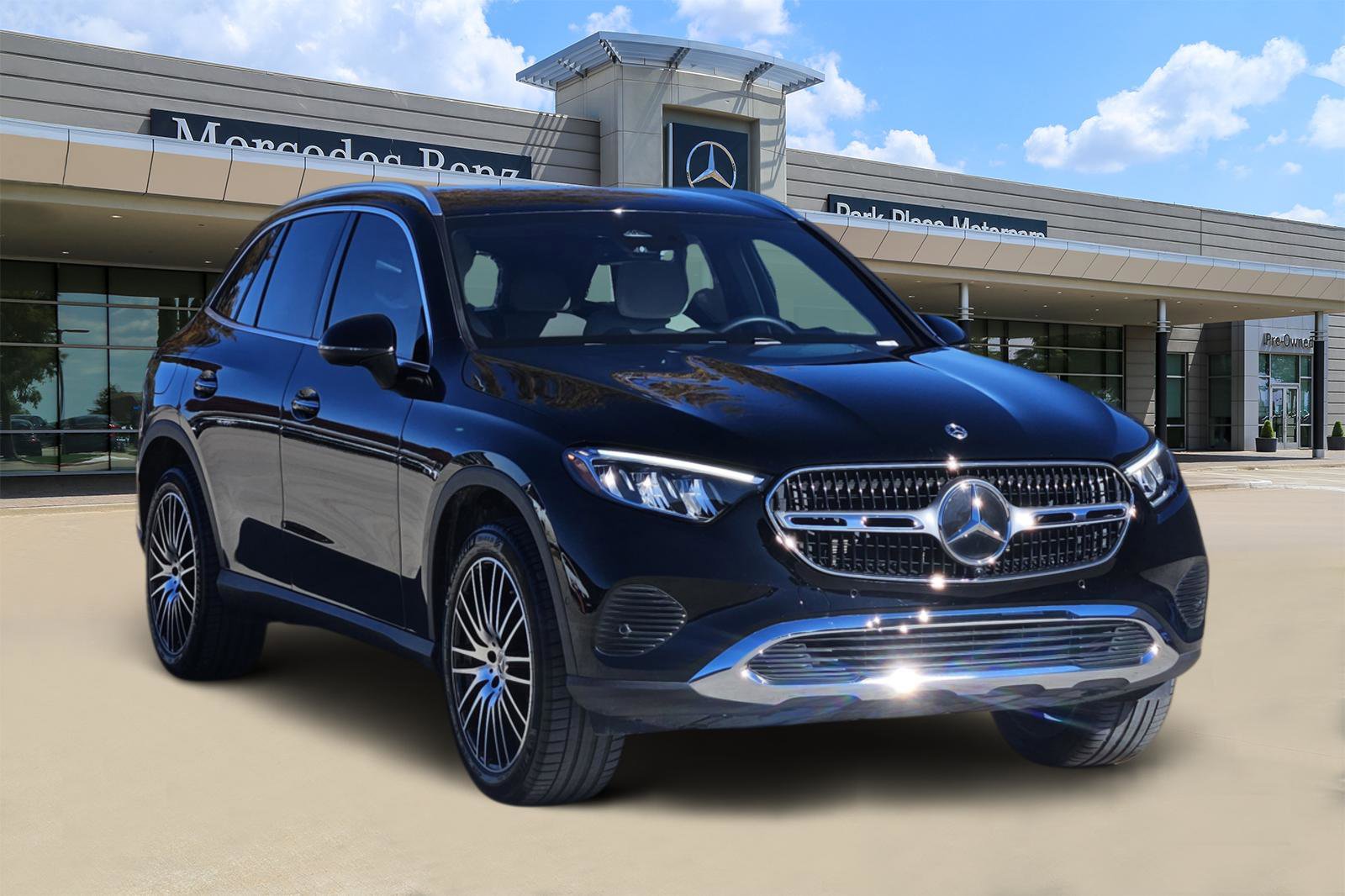 Certified 2025 Mercedes-Benz GLC 300 image 2