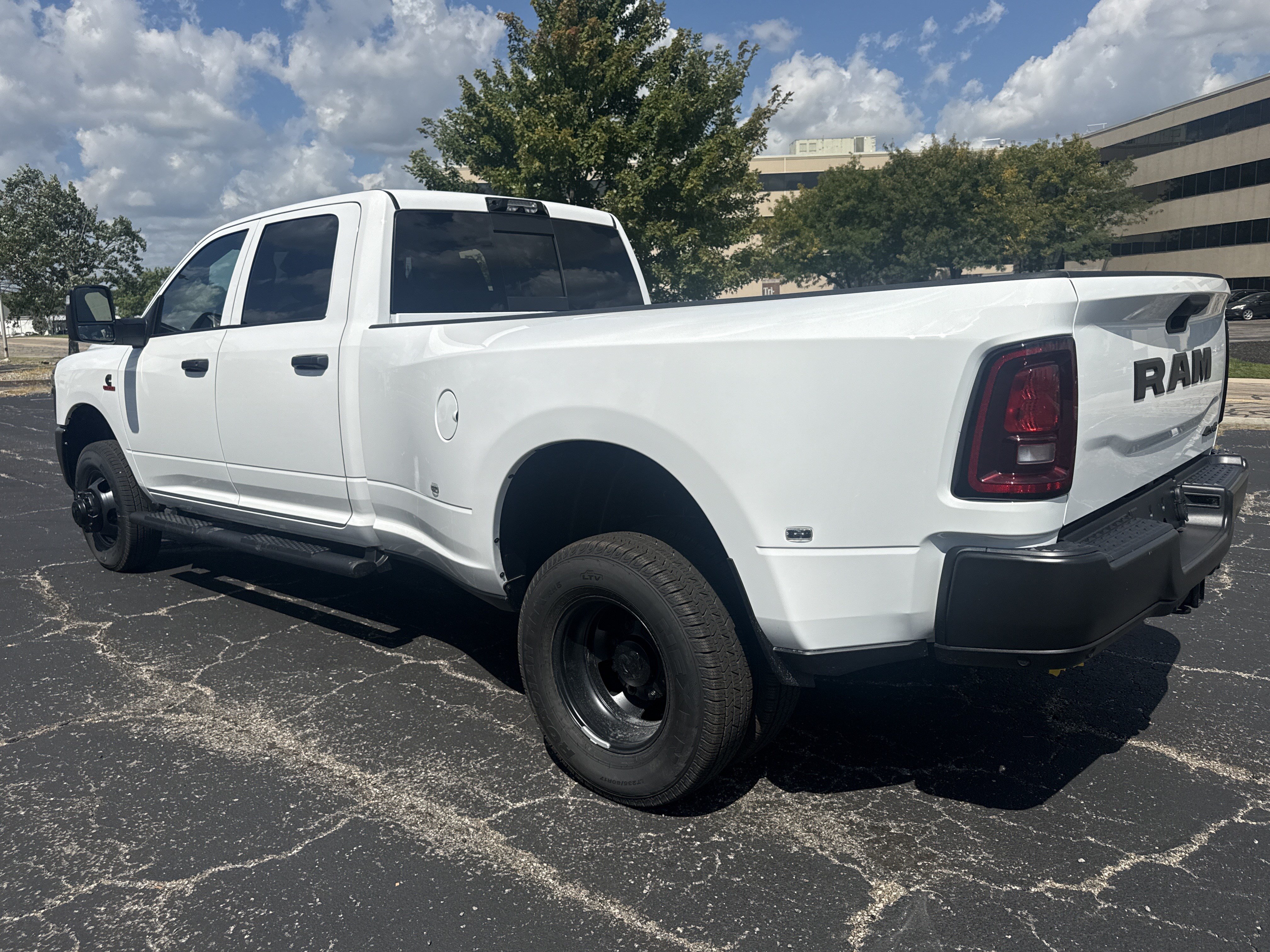 New 2027 RAM 3500 Tradesman AWD/4WD image 6