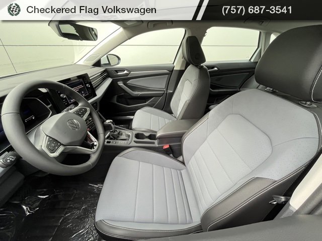 New 2026 Volkswagen Jetta SE image 2