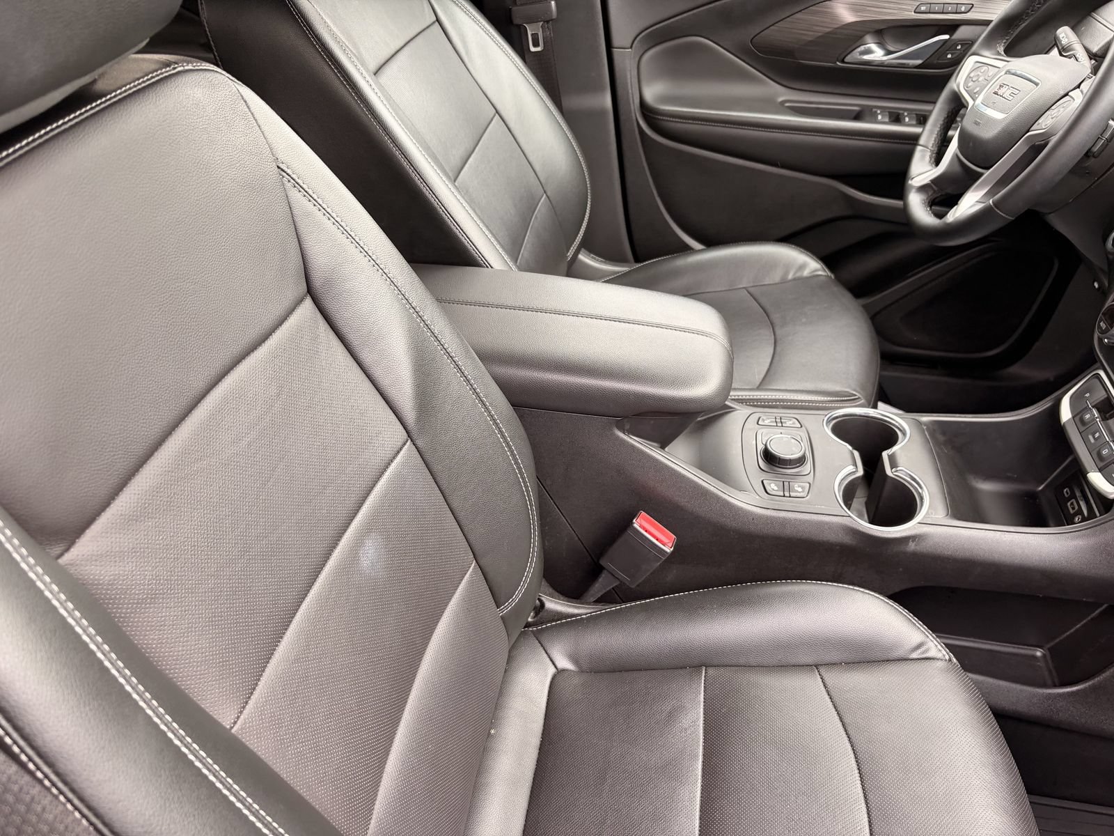 Used 2023 GMC Terrain SLT FWD image 10