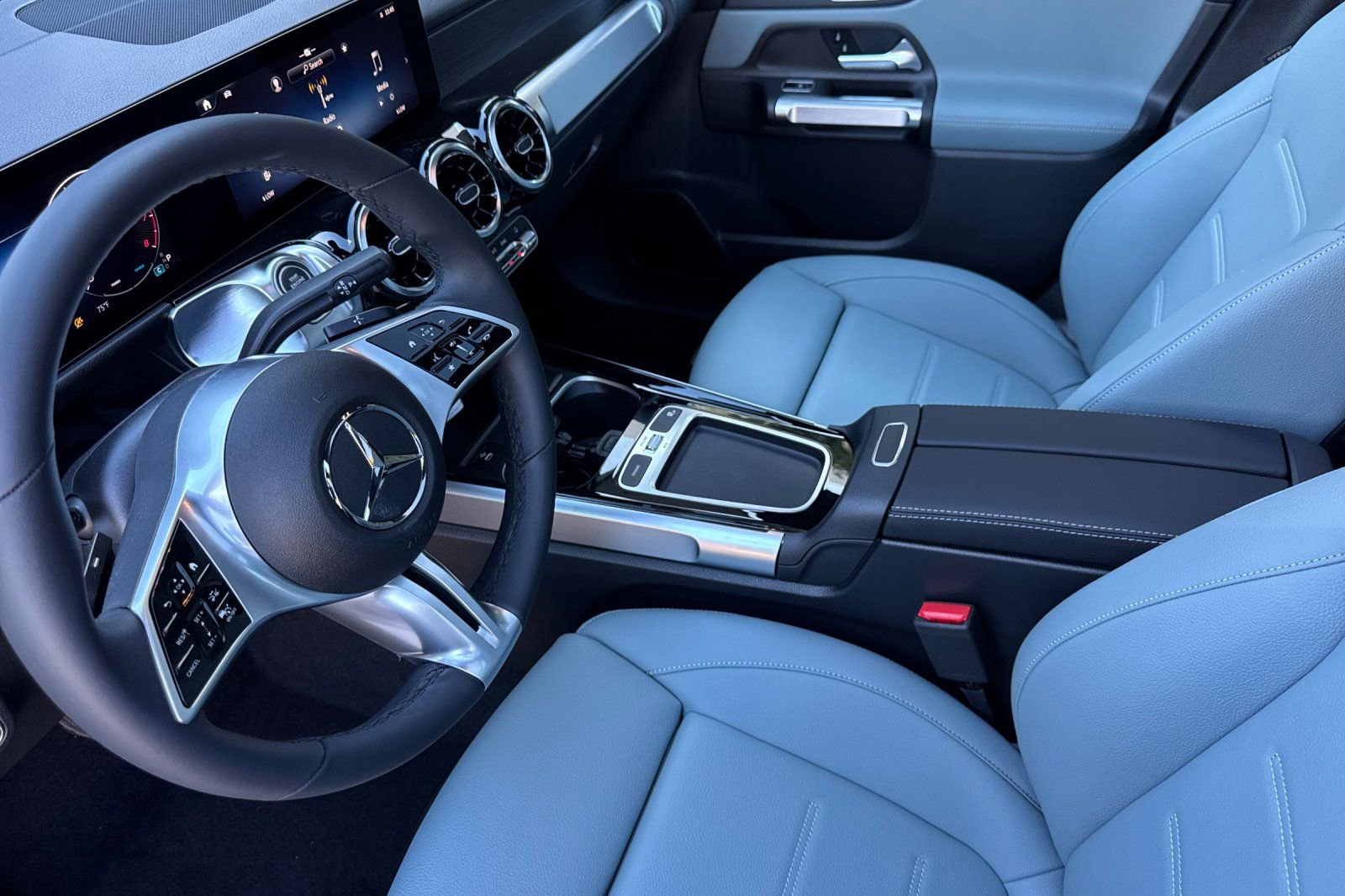 New 2026 Mercedes-Benz GLB 250 image 15