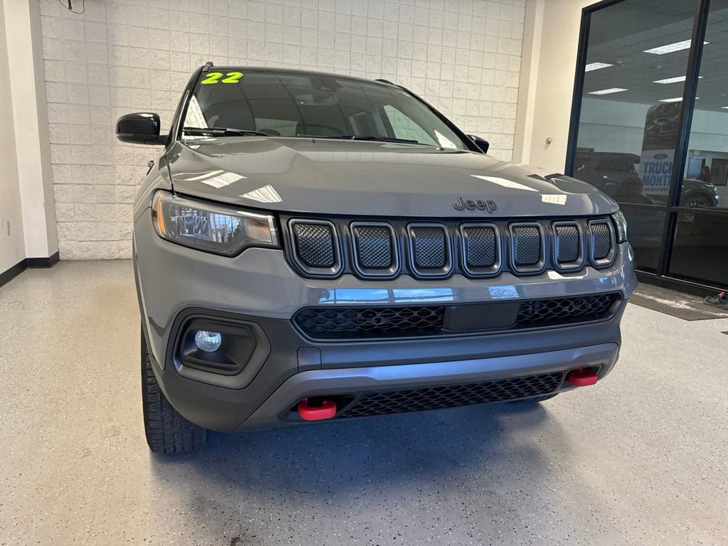 Used 2022 Jeep Compass Trailhawk w/ Trailhawk Convenience Group AWD/4WD image 12