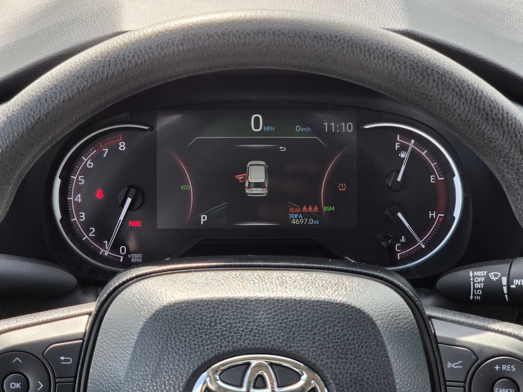 Used 2025 Toyota RAV4 XLE FWD image 16