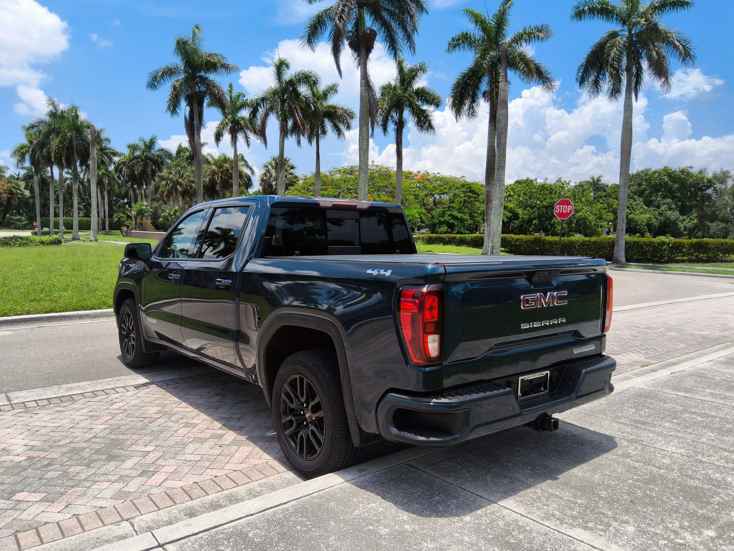 Used 2021 GMC Sierra 1500 Elevation w/ Preferred Package AWD/4WD image 17