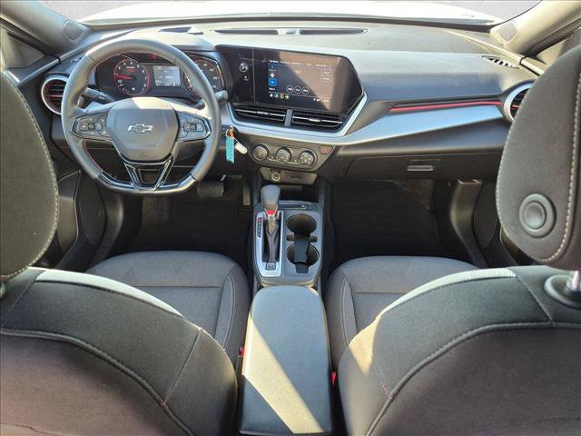 Used 2026 Chevrolet Trax RS FWD image 18