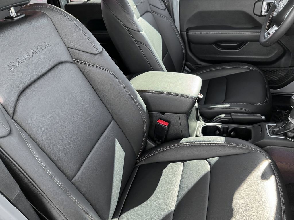 Used 2024 Jeep Wrangler Unlimited Sahara w/ Technology Group image 26