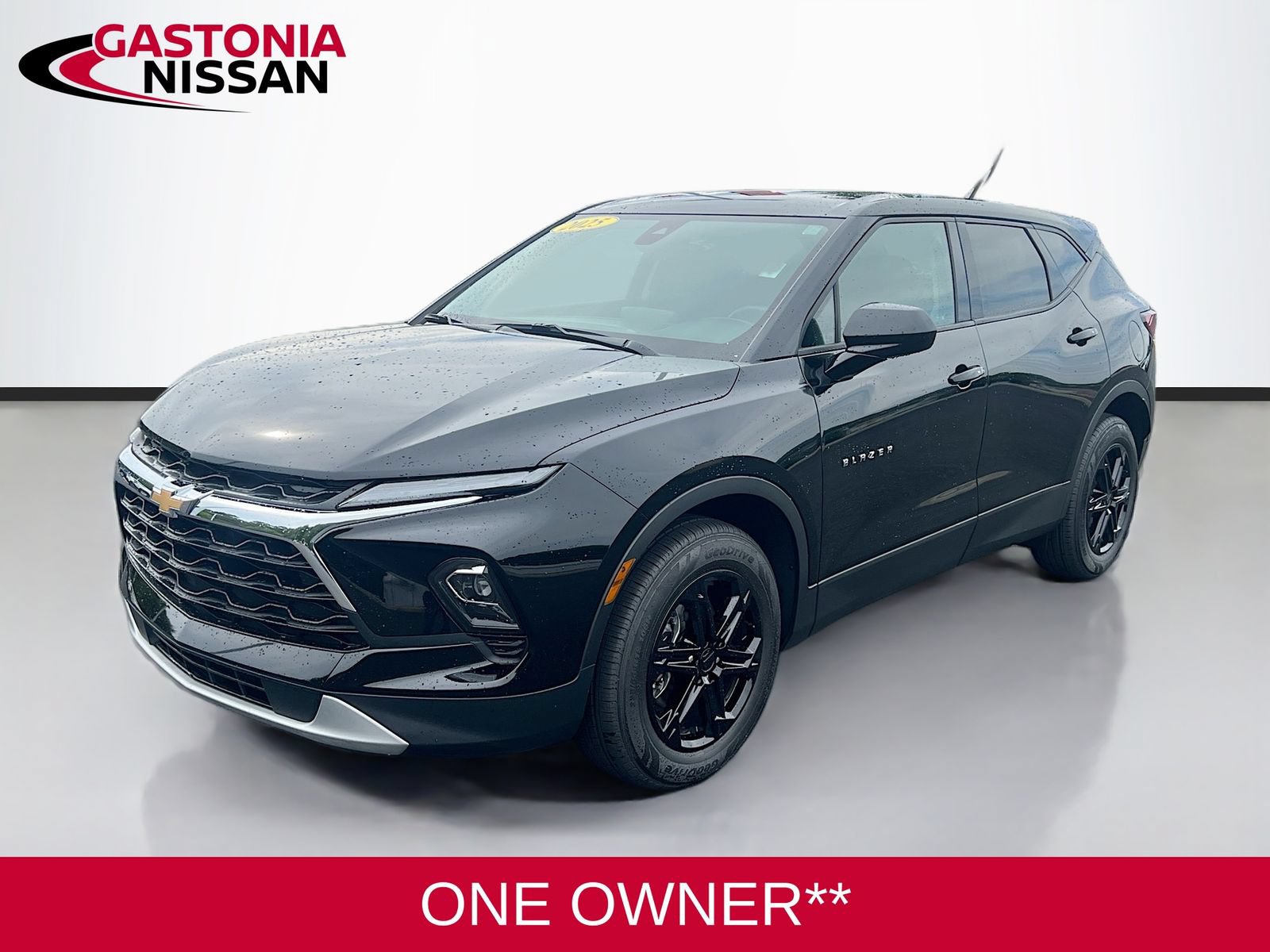 Used 2025 Chevrolet Blazer LT AWD/4WD image 3