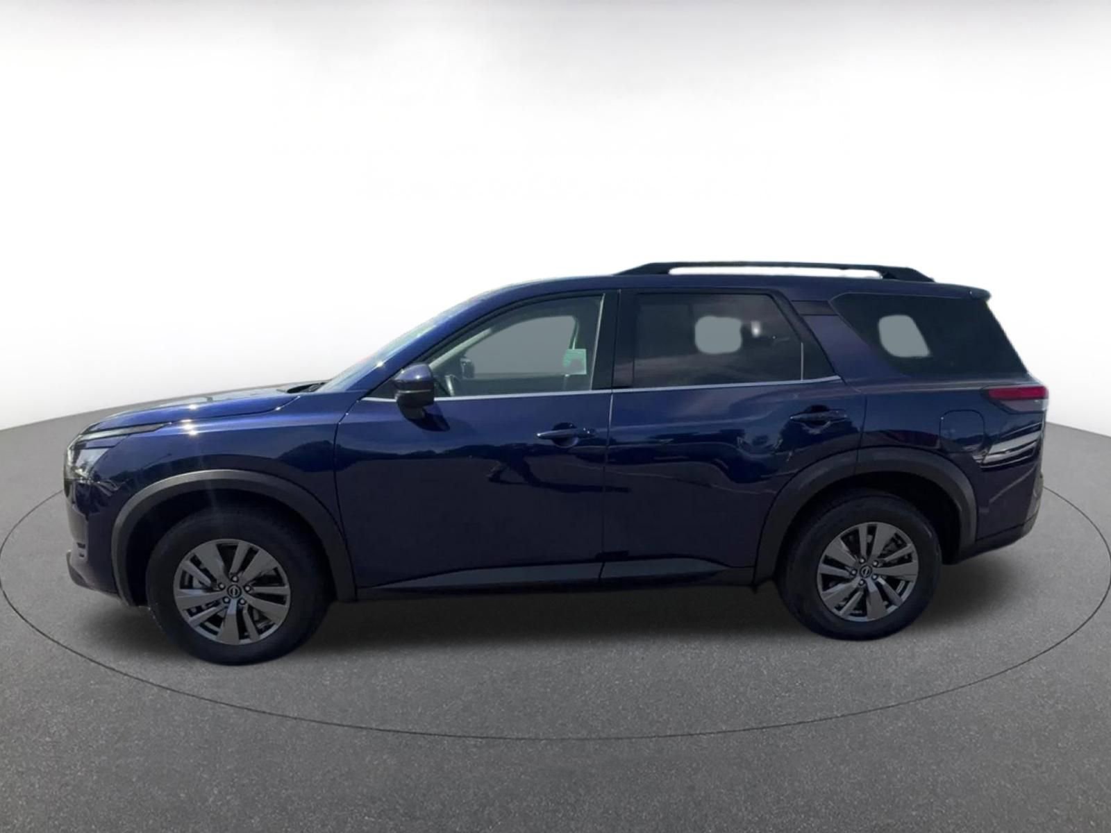 Used 2025 Nissan Pathfinder SV AWD/4WD image 9