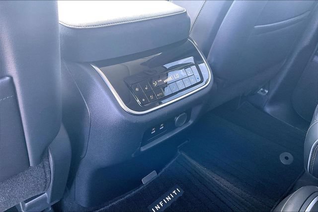 Used 2025 INFINITI QX80 Sensory AWD/4WD image 33
