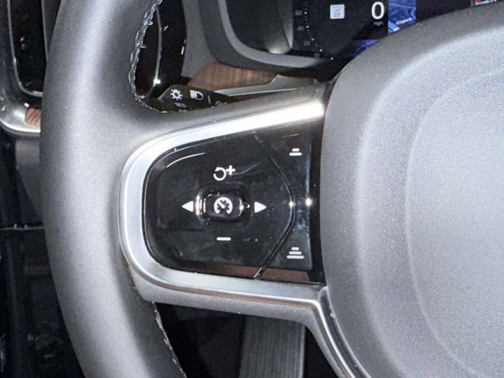 Certified 2024 Volvo S60 B5 Plus image 30