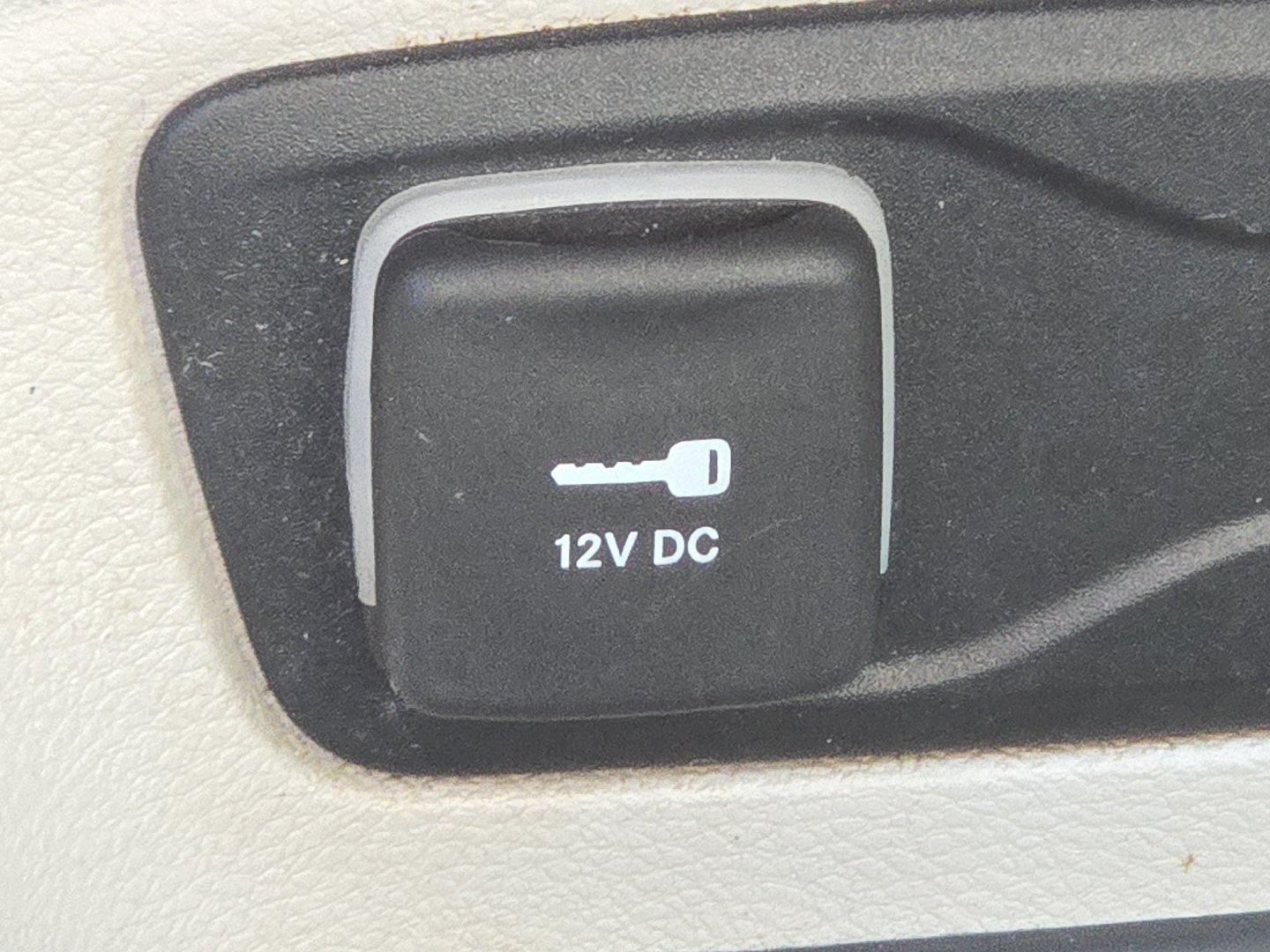 Used 2023 Chrysler Pacifica Touring-L FWD image 9