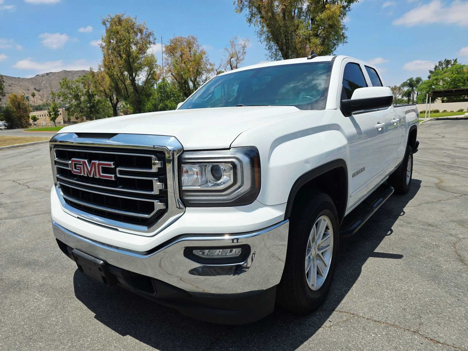 Used 2017 GMC Sierra 1500 SLE w/ SLE Value Package RWD image 4