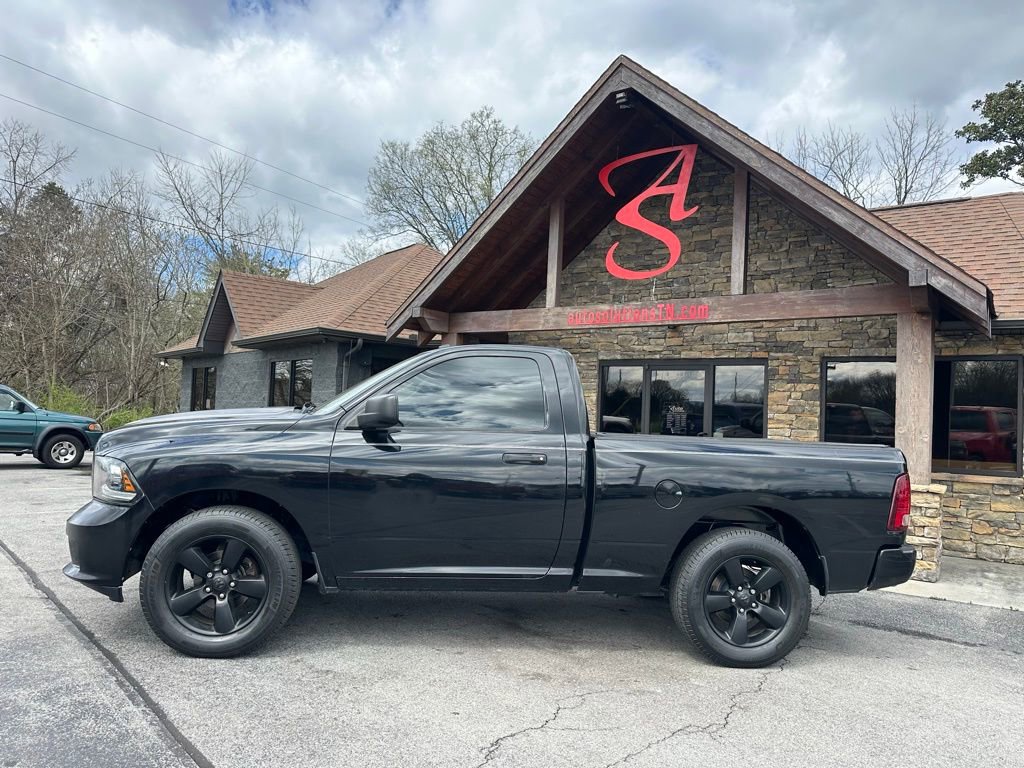 Used 2014 RAM 1500 Express RWD image 2