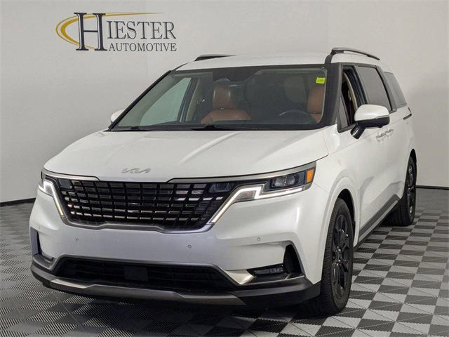 Used 2023 Kia Carnival SX image 4