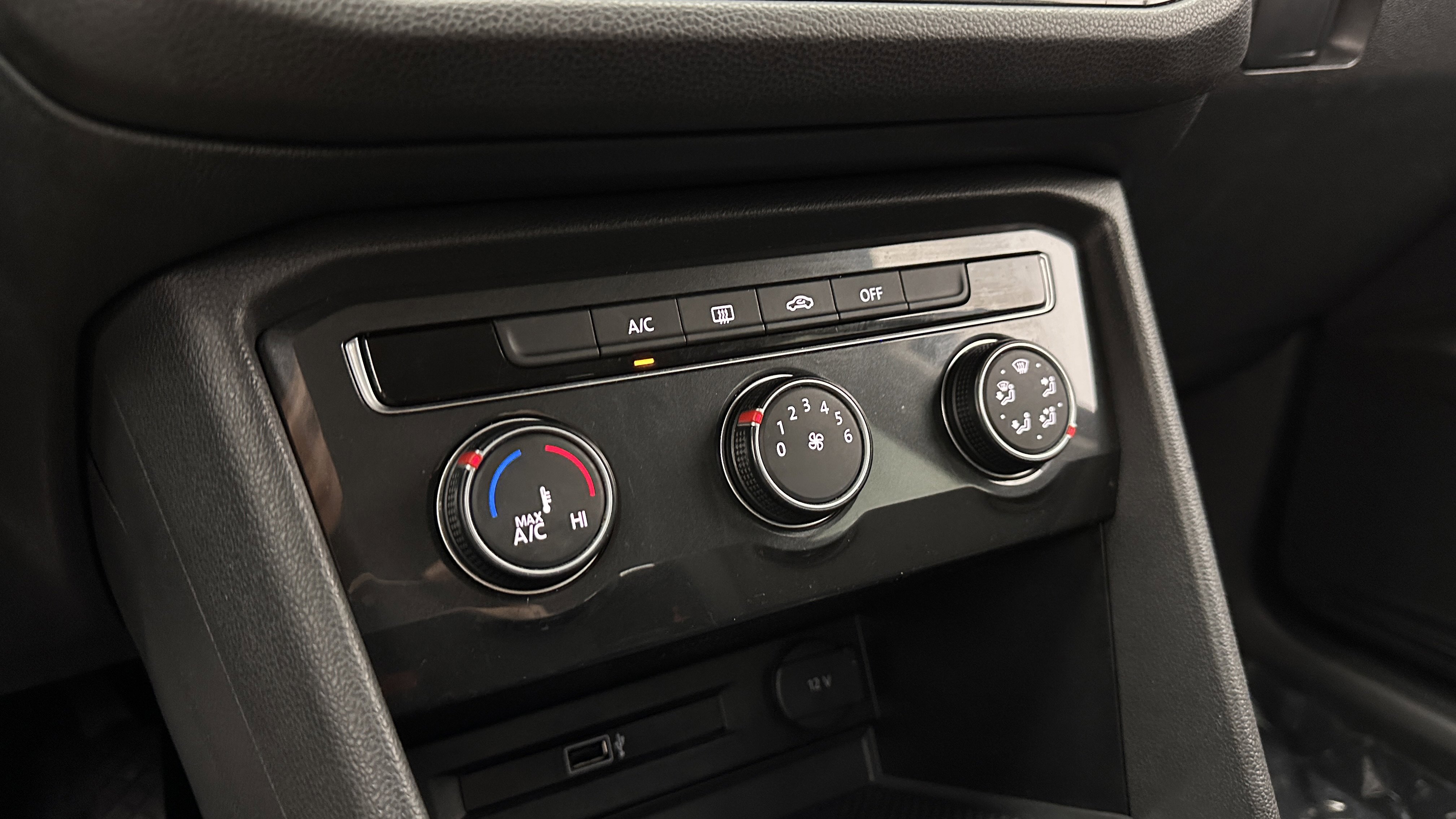 Used 2019 Volkswagen Tiguan S FWD image 15