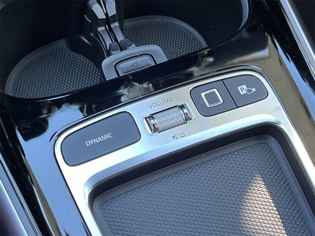 Certified 2025 Mercedes-Benz GLA 250 4MATIC image 32