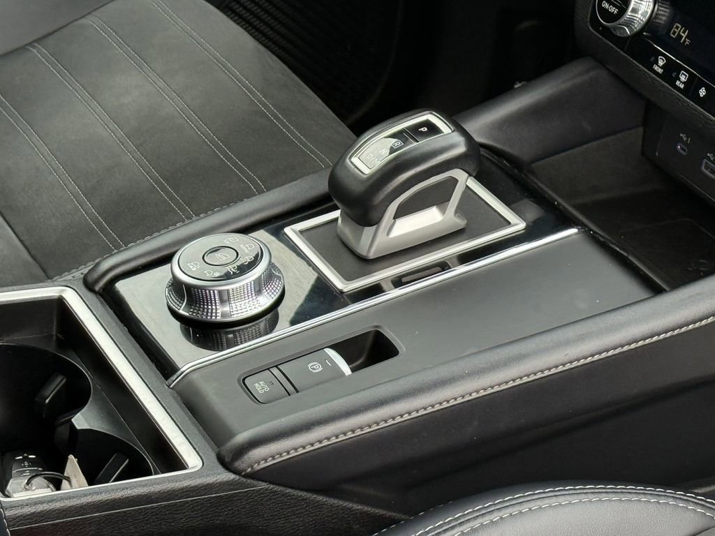 Used 2024 Mitsubishi Outlander SE image 9