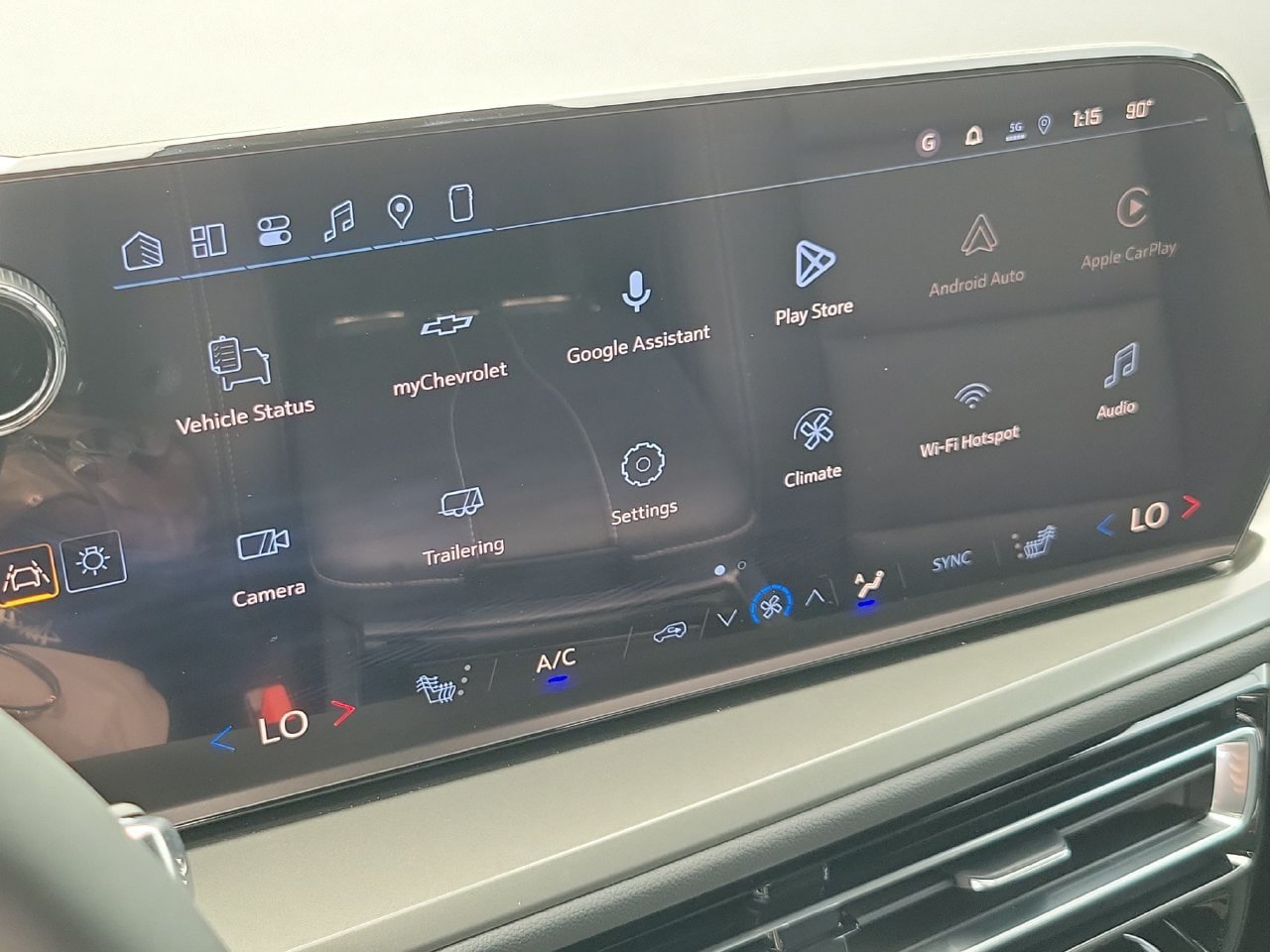 New 2027 Chevrolet Traverse LT w/ Sun and Wheel Package FWD image 23