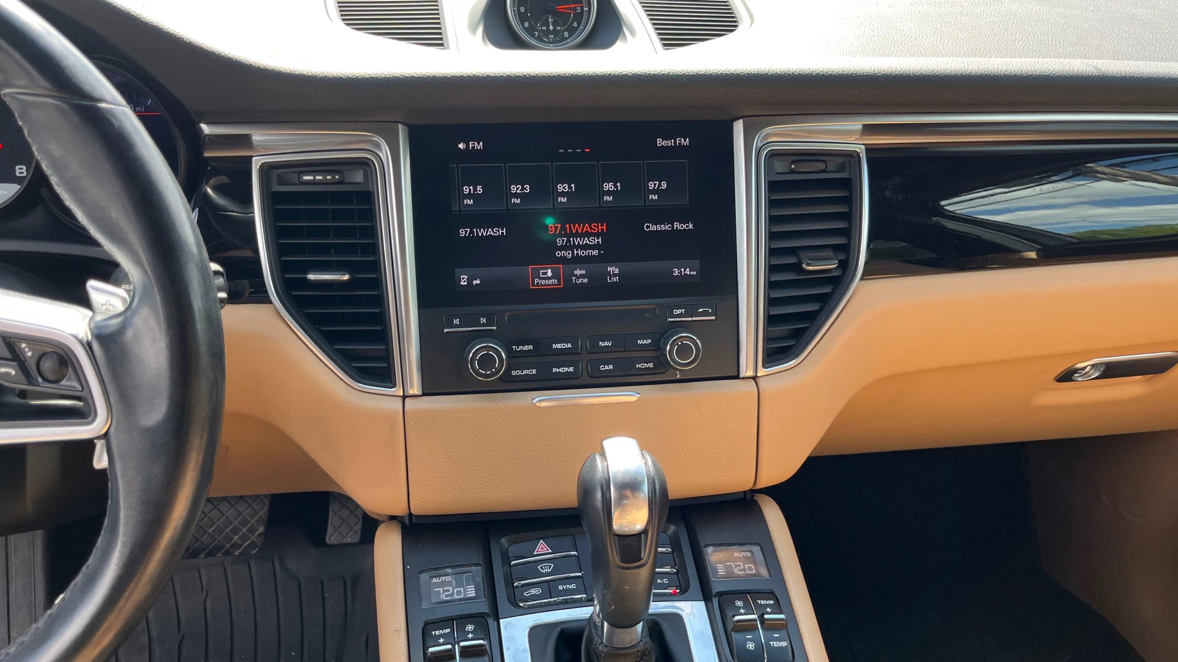 Used 2018 Porsche Macan Sport Edition AWD/4WD image 15