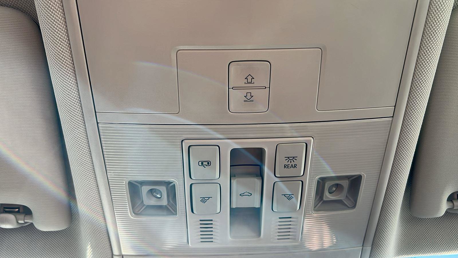 Used 2022 Volkswagen Tiguan SE image 31