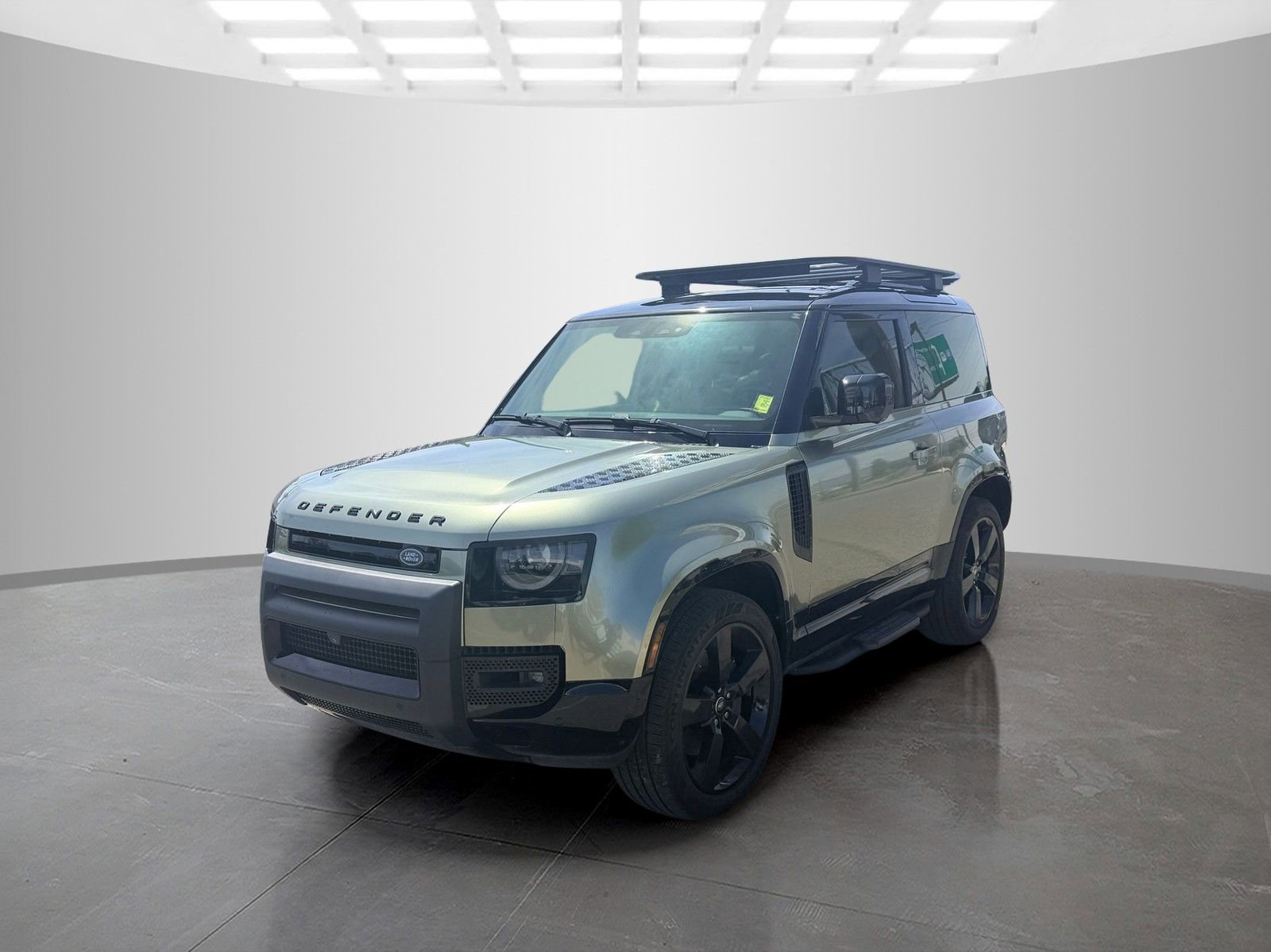 Used 2024 Land Rover Defender 90 X-Dynamic SE AWD/4WD image 1