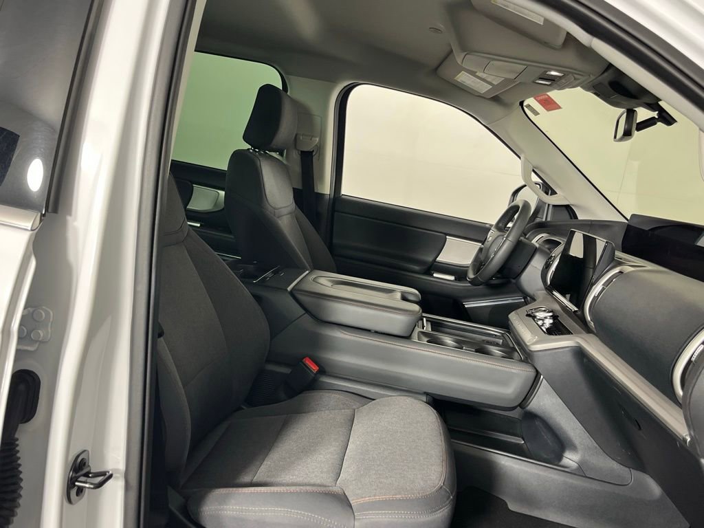 Used 2025 Ford Expedition Active image 25