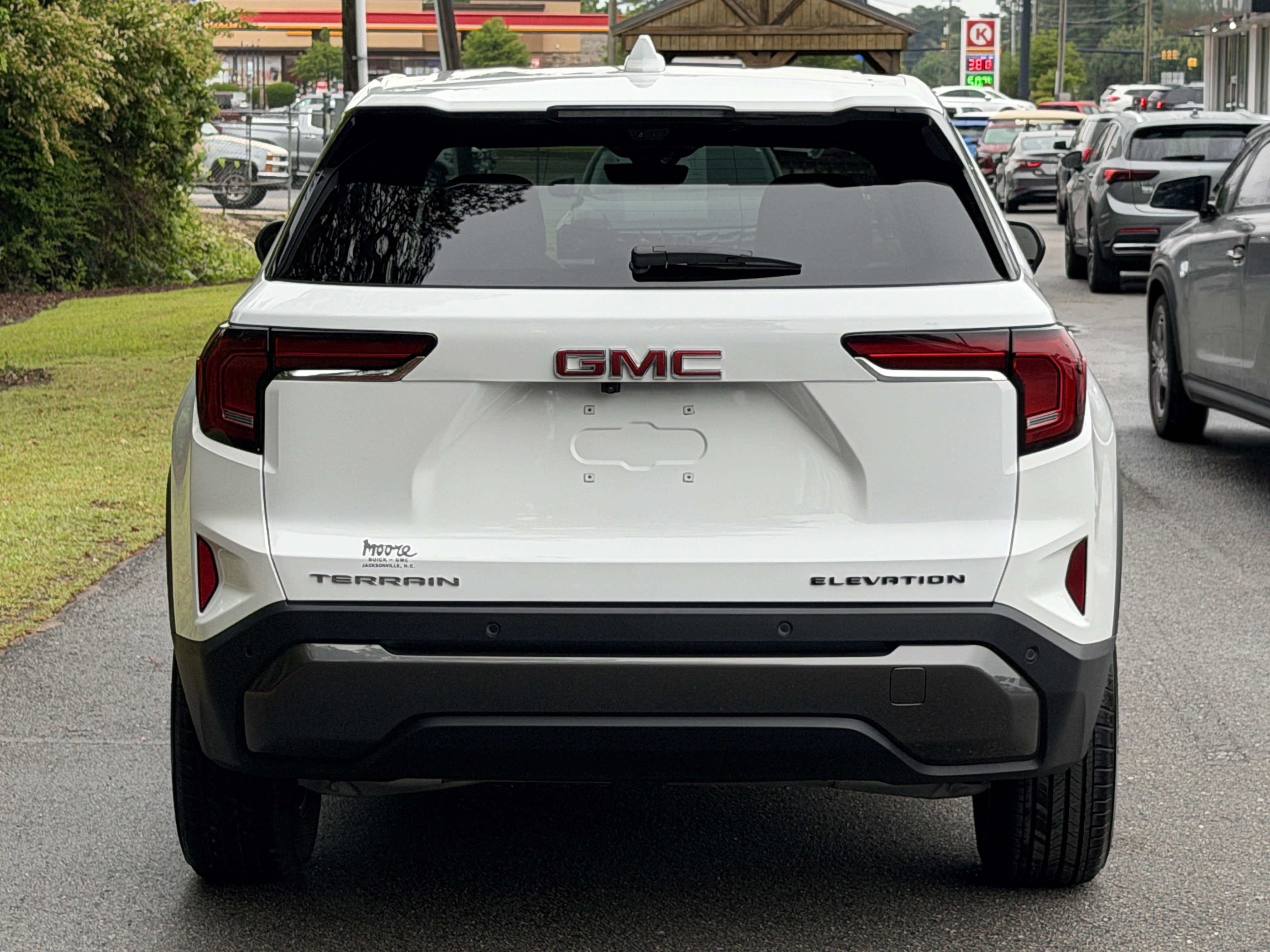 Used 2026 GMC Terrain Elevation w/ Technology Package II FWD image 9