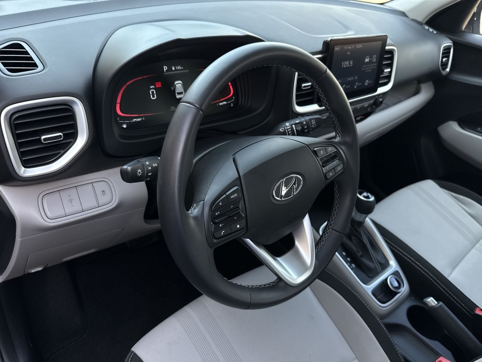 Certified 2024 Hyundai Venue SEL FWD image 16