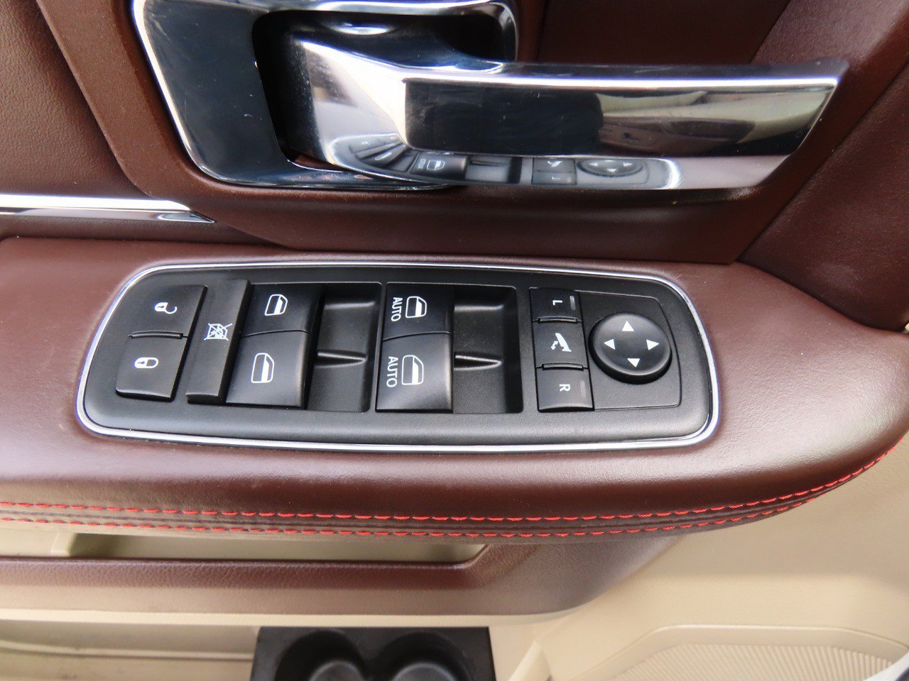 Used 2018 RAM 3500 Laramie Longhorn w/ Longhorn Southfork Package image 25