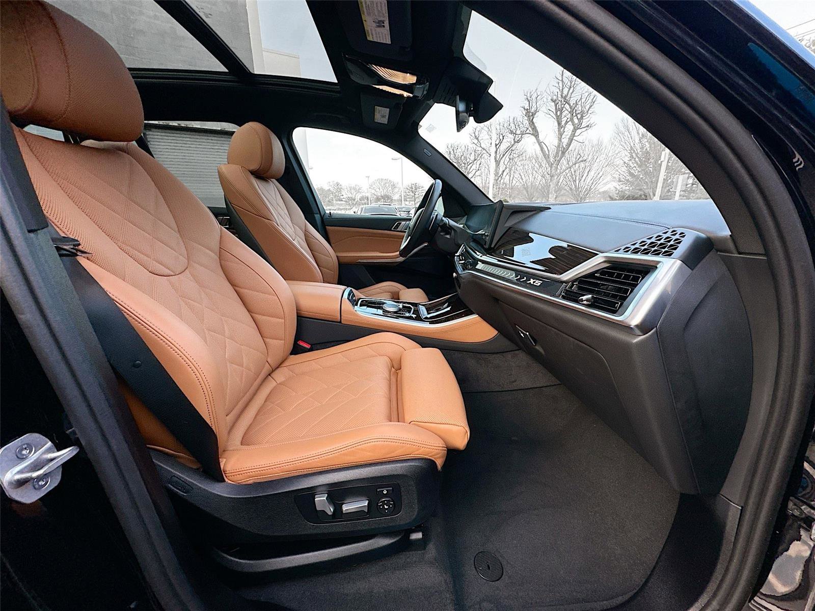 Certified 2024 BMW X5 xDrive40i w/ Parking Assistance Package image 29