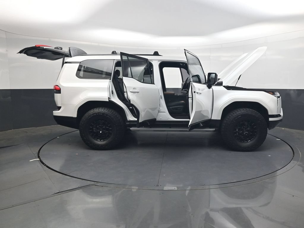 Used 2026 Lexus GX 550 w/ Accessory Package (2T) AWD/4WD image 50